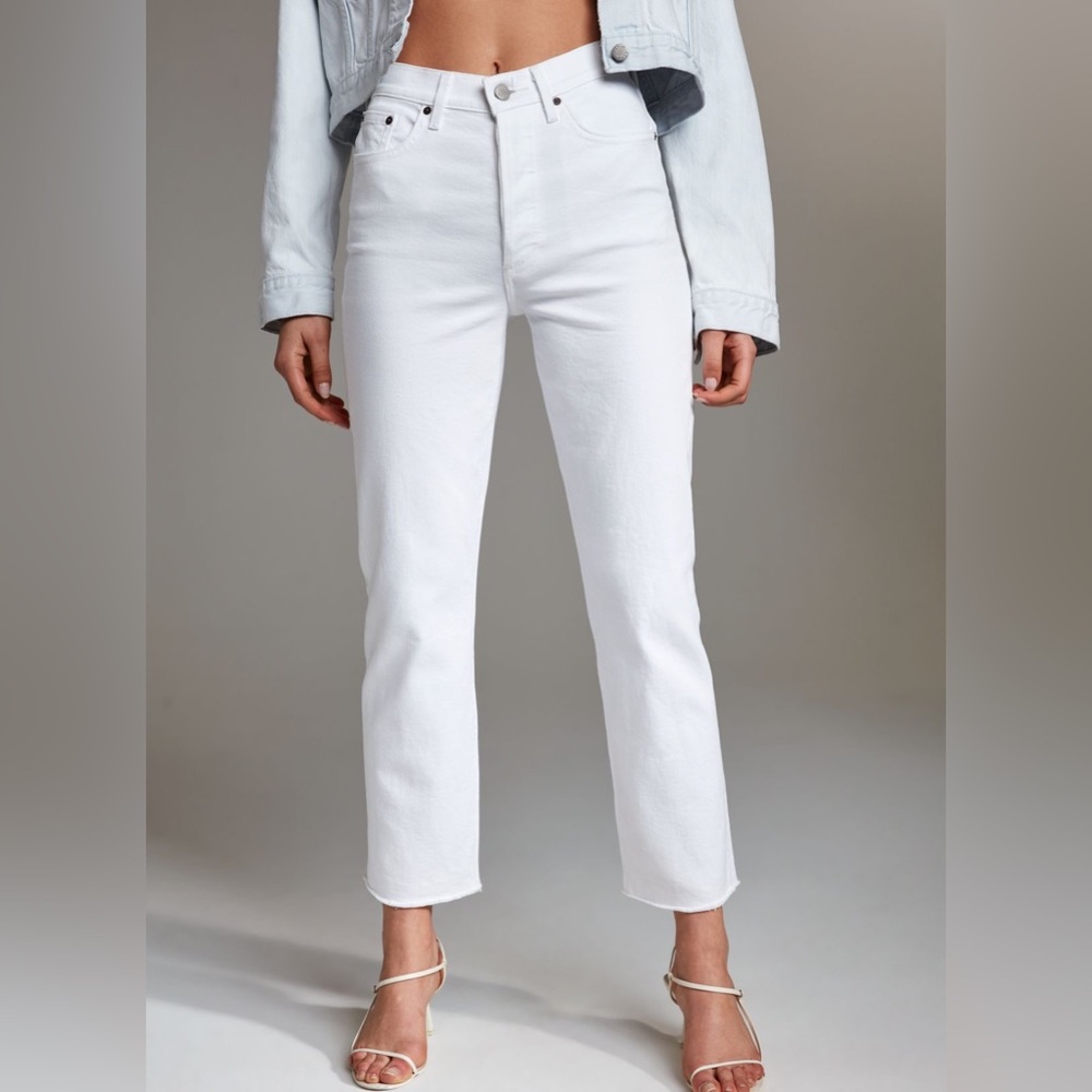 Aritzia Denim Forum The Arlo High Rise Straight in White, Size 27